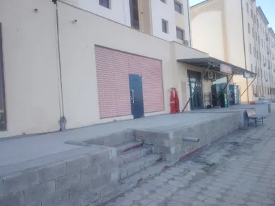 Продаются 2 магазина по 80 м², всего 160 м². Адрес: Бухара, от Геофизики в сторону Ут 1
