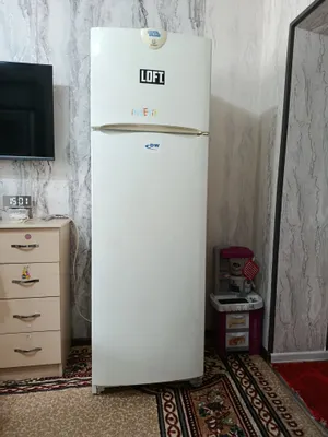Продается холодильник indesit 1