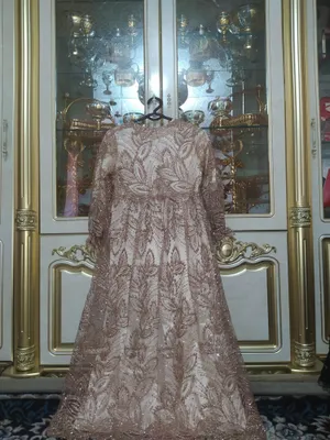 Vecherniy koʻylak 1 marta kiyilgan xolati yaxshi 1