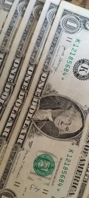 Kolleksiya uchun yulduzli bir dollarlik kupyura 1