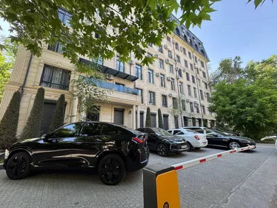 700 m² bino sotiladi · ID 6336 1