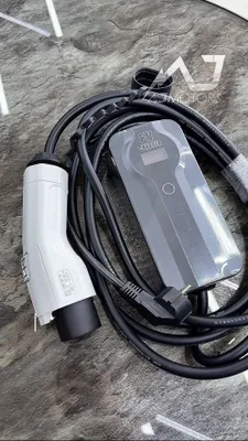 Elektromobillar uchun 3,5 kVt quvvatli zaryadlash qurilmasi