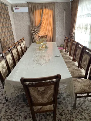 Продаётся комплект из стола и 16 стульев, отличное качество 1