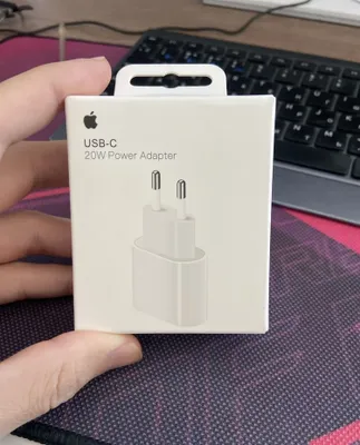USB-C 20W Power Adapter 1
