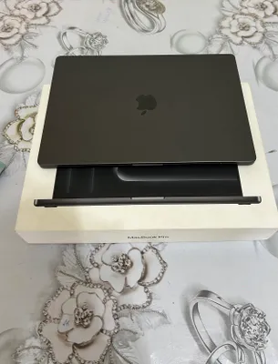 macbook pro m3 pro inch 16 1