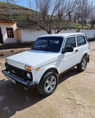 Продаётся машина Niva 1