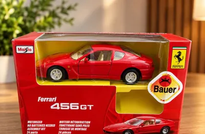 Ferrari 456 GT Maisto modelini sotaman — kolleksion model 1