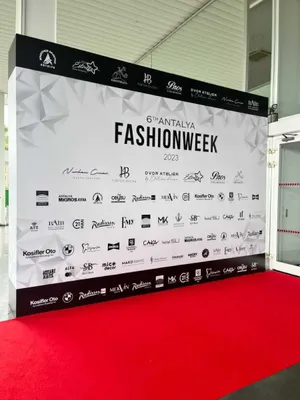 Fot zonasі Brand wall va press-devor arzon narxda buyurtma asosida yetkazib berish bilan 1