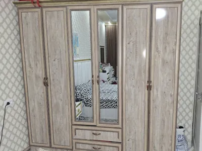 A’lo holatdagi yotoqxona shkafi sotiladi 1