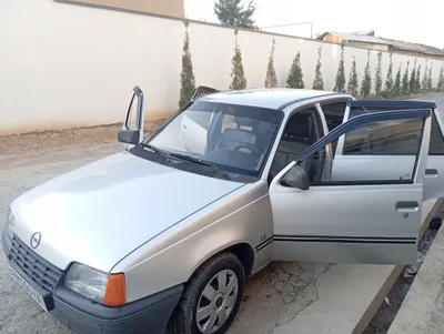 Opel kadet mashina