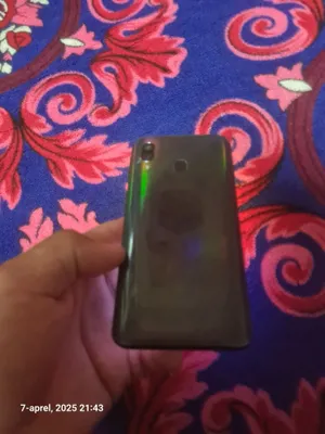 Samsung A40 sotiladi aybi yuq 1