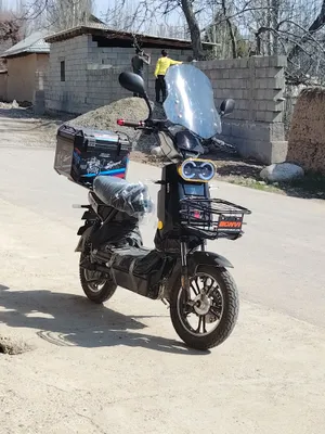Skuter sotiladi tezda xolati yaxshi yangi hali
