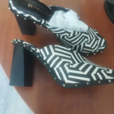 Poshnali charm poyabzal 1
