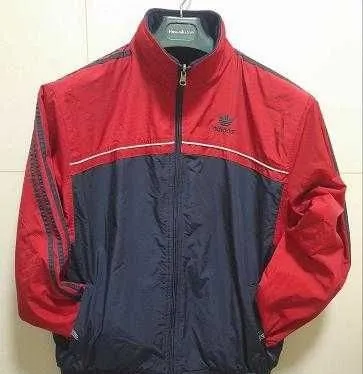 Adidas ikki qavatli kurtkasi: flisli shamolga qarshi kurtka, 48–50 o‘lcham 1