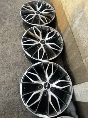 R17 Kia K5 оригинальные диски, отверстия 5/114
