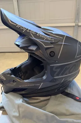 Troy Lee Designs SE5 enduro shlemi, L o‘lcham 1
