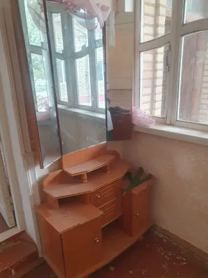 Шкаф с зеркалом