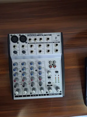 Ishlatilgan BEHRENGER studiya mikseri 1