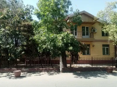 Продается 2,5 Соток Под Офис Гейдар Алиева Мирабад 1