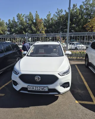 Автомобиль MG ZS 1