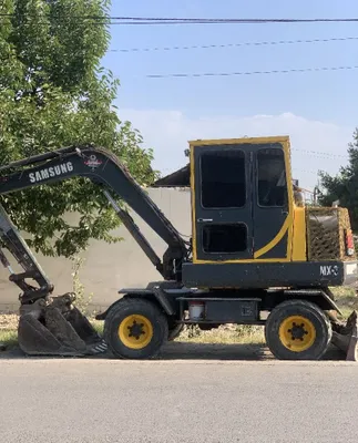 Eskavator oq bosh sotiladi