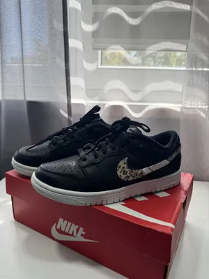 Ayollar uchun Nike krossovkalari, yangi, original 1