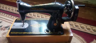 Ручная швейная машинка 1