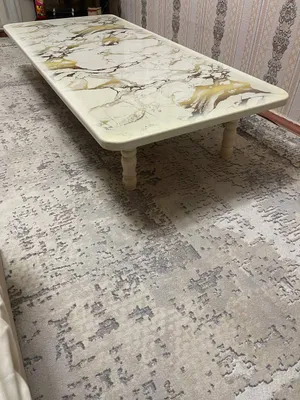 Продаётся деревянный стол