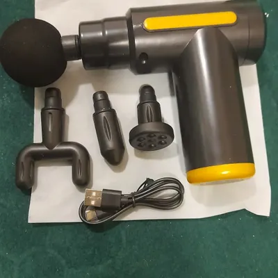 Massaj pistolet массажёр 1