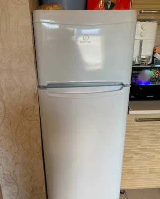 Холодильник Indesit, двухкамерный, белый - Классическая компоновка