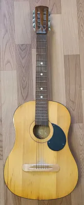 Gitara sotiladi