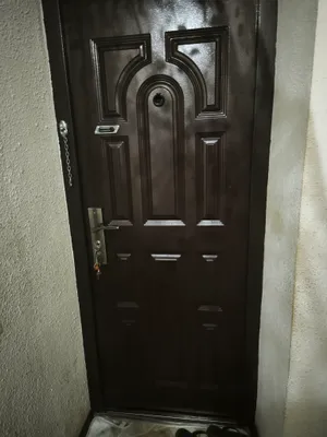 Kirish eshiklari sotiladi 1