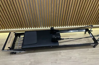 Pilates studiyasi uchun professional Reformer 1