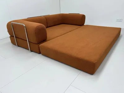 Бескаркасный диван 1