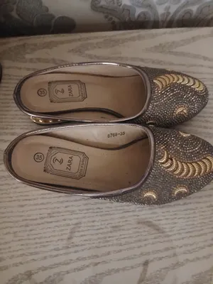 Женские тапочки Zara. 1