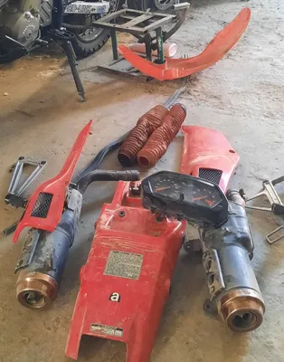 Mototsikl ehtiyot qismlarini sotaman