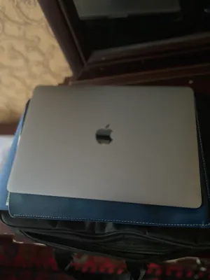 MacBook Pro 1