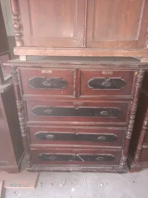 Продам антикварный комод..