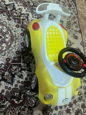 Игрушечная машинка.
