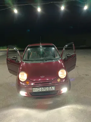 Moshina sotiladi sroshniga narxi 2400$ kelishiladigan joyi bor. 1