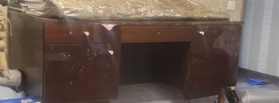 Катта Стол сотилади