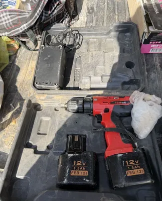 FORCE asboblar to‘plami + 12V shurup buragich, 2 ta akkumulyator 1