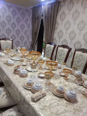 Стол и стулья на 12 человек, качество высшего уровня