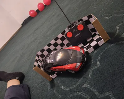 Игровая машинка для детей до 15 лет emote control car mode 1