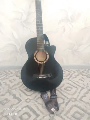 gitara yangi sotiladi  800 000 sõm