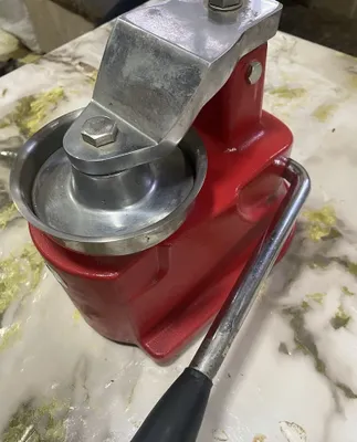 Kaklet pres aparat 1