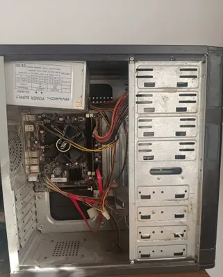 Ehtiyot qismlar uchun Windows 7 o‘rnatilgan kompyuter 1