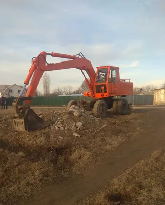 Продаётся экскаватор, состояние хорошее 1