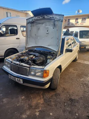 W201 E190 Mercedes 1