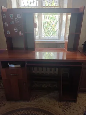 Yaxshi holatdagi kompyuter stoli.